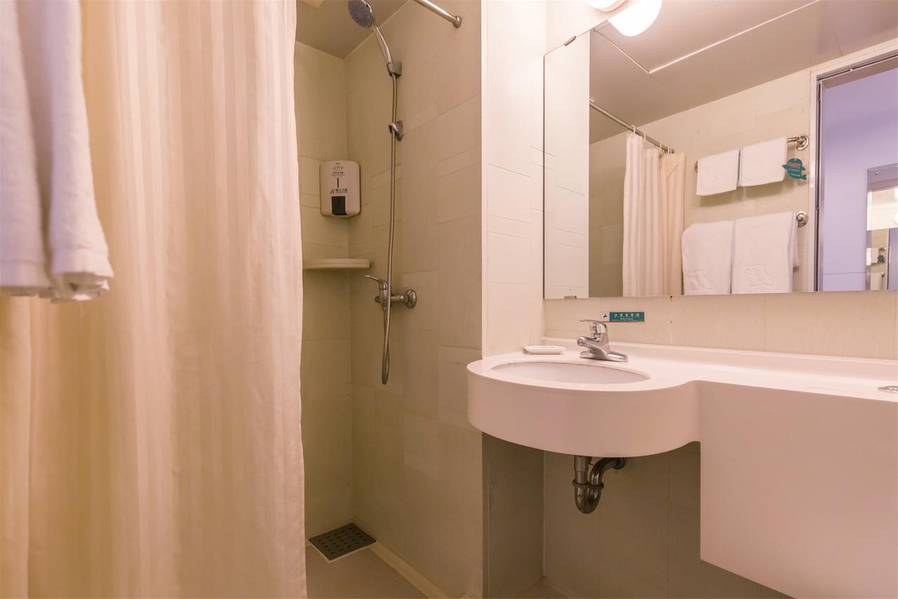 Jinjiang Inn Shanghai Hongqiao Hinge Qixin Road מראה חיצוני תמונה
